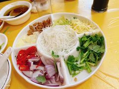 -官塘陈记鱼生·潮汕砂锅粥·牛肉火锅(潮枫路总店)