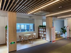 -漕河泾街道图书馆(漕河泾社区文化活动中心店)