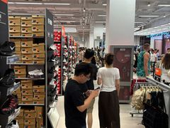 -NIKE 换季优惠店(上海青浦奥特莱斯)