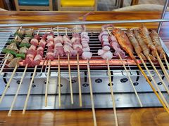 -哈尔滨小酒馆·鲜肉现穿自助烧烤(康新花园店)