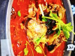 精品砂锅羊棒骨-百味源炭火烤翅 ·夜市大排档(酒仙桥店)