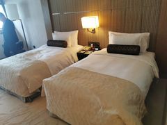 -上海滴水湖皇冠假日酒店