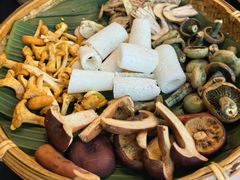 云南野生菌火锅-泓0871臻选云南菜·味庄