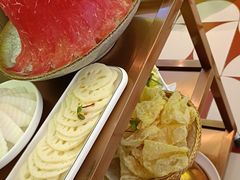 -洪氏嗨捞·广东猪肚鸡·椰子鸡火锅(西咸万象城店)