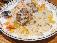 维吾尔族手抓饭-清真·双公羊·馕坑烤全羊(奥体店)