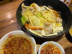 -万记麻辣烫国展总店