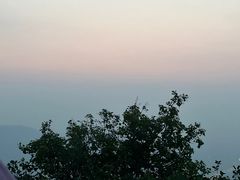 -鬼笑石后山停车场