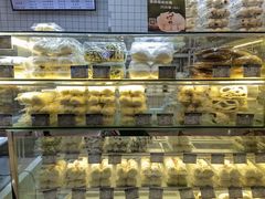 -白玉兰食品甜凤店(合生汇店)