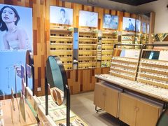 -LOOK眼镜·蔡司依视路配镜(宝山万达店)