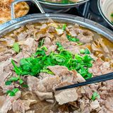 家人们!发现新大陆了牛肉锅怎么这么好吃😋