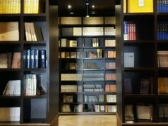 -钟书阁(松江泰晤士小镇店)