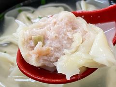 三鲜大馄饨-万寿斋(山阴路店)