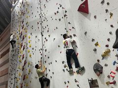 -山之巅攀岩馆(太古城店)
