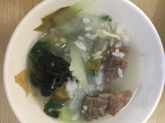 骨头汤泡饭-鸡鸣汤包(广东路店)