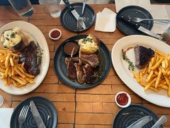 -Ribs & Burgers The Rocks