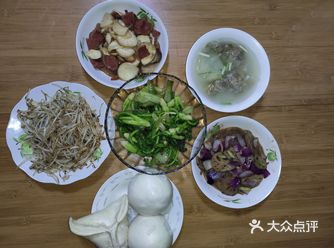 夺回掌厨权，亲自下厨，做几个小菜，算是犒劳犒劳自己