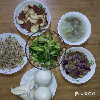 夺回掌厨权,亲自下厨,做几个小菜,算是犒劳犒劳自己