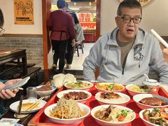 -蓝田九大碗民俗食府(蓝田店)