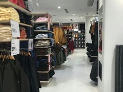 -优衣库(上海金桥国际商业广场店)