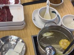 -杨老板·海鲜集市火锅·鲜切牛肉(中防万宝店)