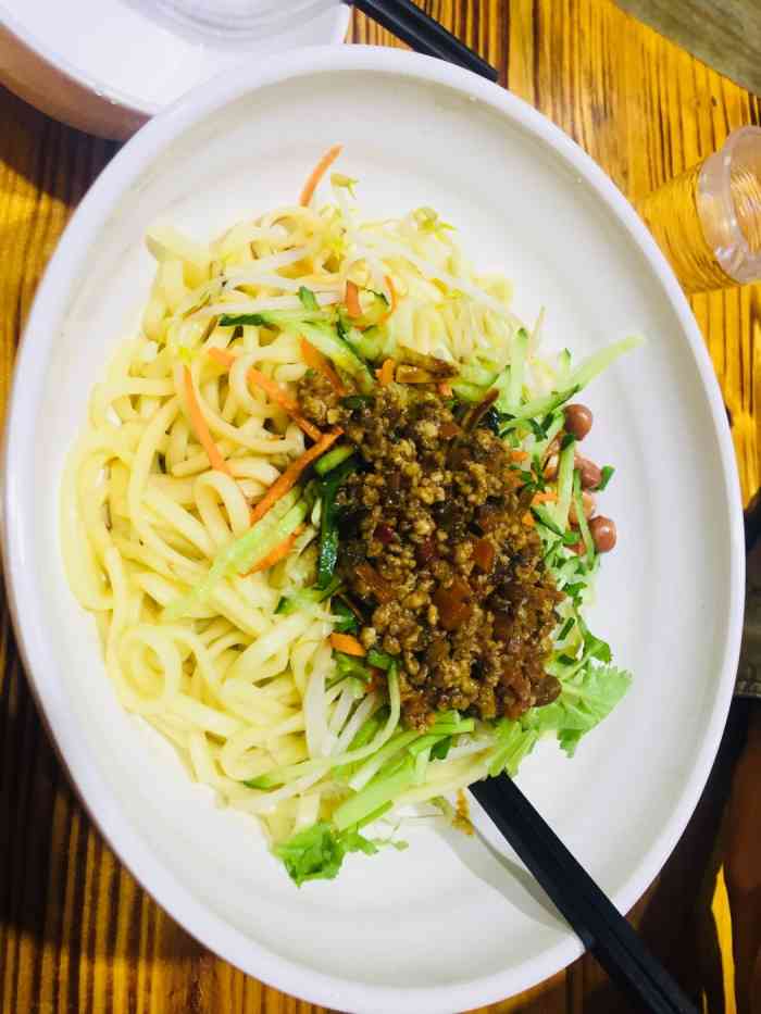 六必居老北京炸酱面-"工作地点附近,平常吃饭总是路过,但是由于.