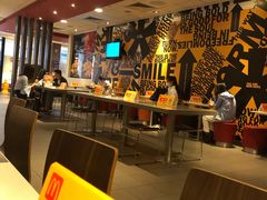 -麦当劳(汉口火车站候车室店)