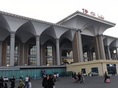 -伊宁站