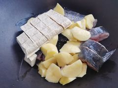 -老刘生态大鱼坊铁锅炖鱼(赛马场店)