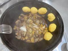 -粘豆包柴火铁锅炖