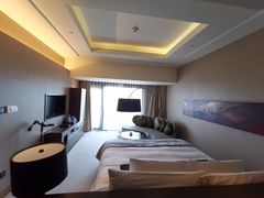 -上海滴水湖皇冠假日酒店