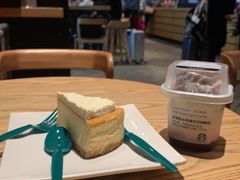 -星巴克(广州南站A18检票口楼上)