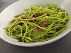 腊肉炒泥蒿-汉水谣·江景餐厅(江滩店)