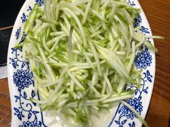 拌葫芦丝-老天桥酱肉烧饼夹肘子(天桥店)