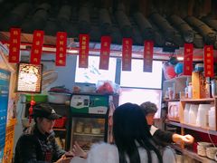 -爆炸头阿姨小四川正宗川味小吃(无任何分店)