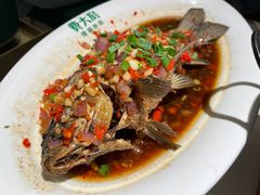香酥大鲫鱼-费大厨辣椒炒肉(通州万达店)