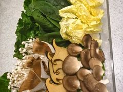 -红鼎豆捞·非遗鲍皇汤火锅(宝丰路店)