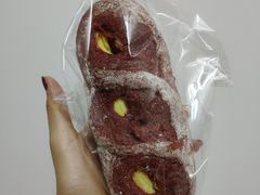 红菜头奶油乾酪法包-PAPER STONE BAKERY(天环店)