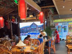 -野山舂·贵州现舂酸汤火锅(鸿通城店)