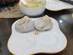 -笑来喜馄饨小笼工坊(通扬路店)