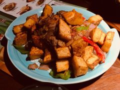 一品馕炒肉-楼兰新疆主题餐厅(万达广场宝山店)