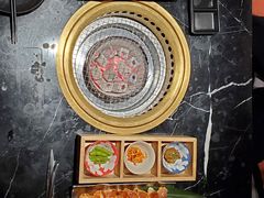 -山川小町·极番烧肉(新地假日广场店)