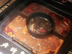 -老牌坊云南鱼豆花火锅(哈西万达店)