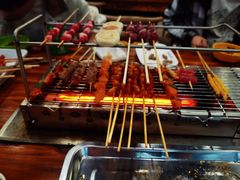 -哈尔滨小酒馆·鲜肉现穿自助烧烤(康新花园店)