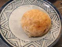 现烤玫瑰鲜花饼-云海肴云南菜·蒸汽石锅鱼(青岛万象城店)