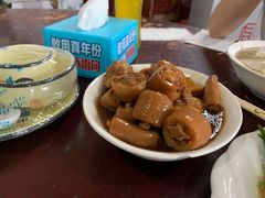 炖猪尾巴-金卯白肉罩火烧