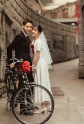 -易摄影婚纱摄影工作室