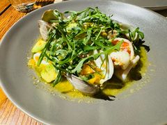 温热海鲜沙拉配牛油果-Mercato莫卡多露台餐厅与酒吧(K11店)