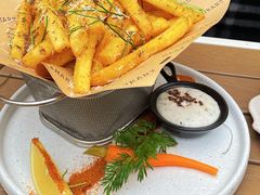 -Mark&Mars Restaurant
