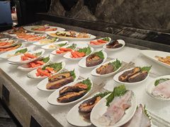 -雍容荟帝王蟹活龙虾展台自助(IFS黑金店)