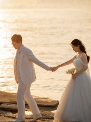 -雪中彩影婚纱摄影·微光艺术中心